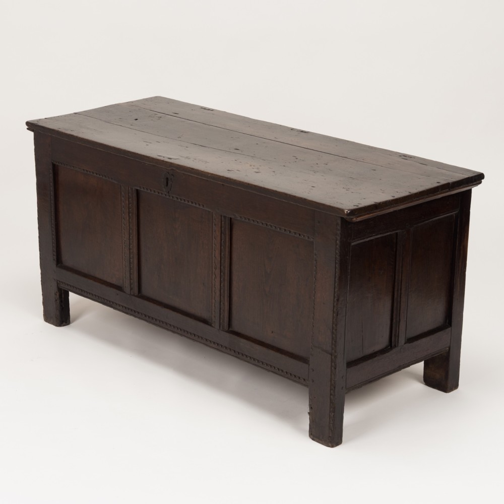 Early 18th Century English Oak Three-Panel Coffer, c.1720–1740 View III