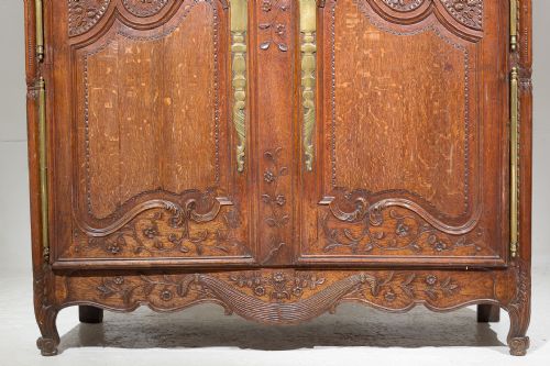 18TH CENTURY FRENCH OAK ARMOIRE - ADDITIONAL PHOTO 4