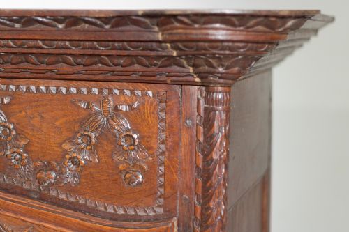 18TH CENTURY FRENCH OAK ARMOIRE - ADDITIONAL PHOTO 5