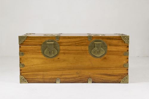 CHINESE BRASS BOUND CAMPHOR WOOD TRUNK - ADDITIONAL PHOTO 1