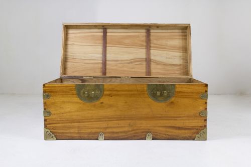 CHINESE BRASS BOUND CAMPHOR WOOD TRUNK - ADDITIONAL PHOTO 3