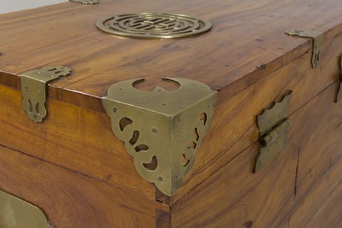 CHINESE BRASS BOUND CAMPHOR WOOD TRUNK - ADDITIONAL PHOTO 5