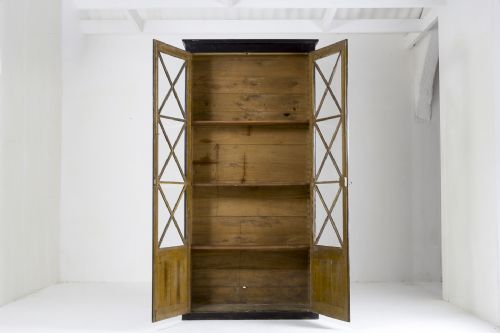 19TH CENTURY FRENCH GLAZED TWO DOOR EBONISED BOOKCASE - ADDITIONAL PHOTO 3