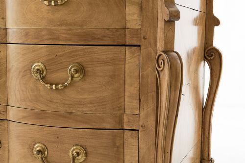 EARLY 18TH CENTURY FRENCH CHERRYWOOD MAZARINE COMMODE - ADDITIONAL PHOTO 3