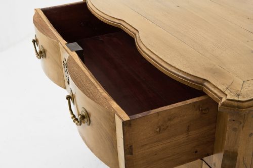 EARLY 18TH CENTURY FRENCH CHERRYWOOD MAZARINE COMMODE - ADDITIONAL PHOTO 4
