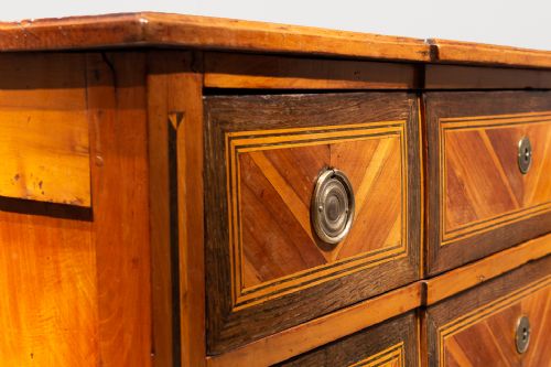 18TH CENTURY INLAID CHERRYWOOD AND KINGWOOD BREAKFRONT COMMODE - ADDITIONAL PHOTO 2