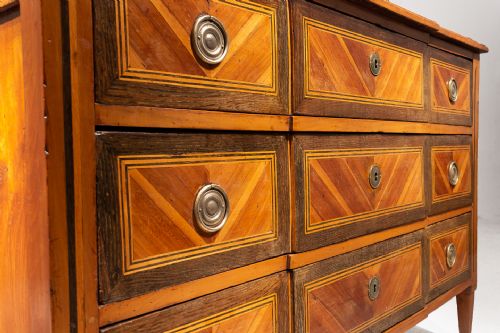 18TH CENTURY INLAID CHERRYWOOD AND KINGWOOD BREAKFRONT COMMODE - ADDITIONAL PHOTO 3