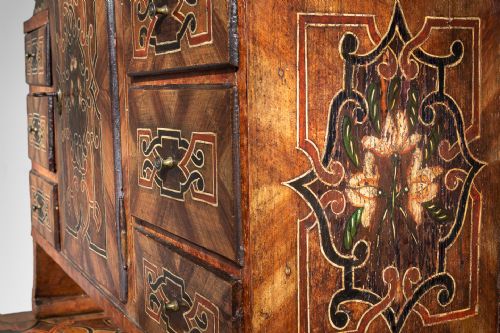 18TH CENTURY PAINTED CUPBOARD - ADDITIONAL PHOTO 4