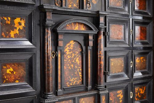 17TH CENTURY FLEMISH CABINET - ADDITIONAL PHOTO 3