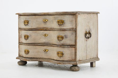 18TH CENTURY SERPENTINE COMMODE - ADDITIONAL PHOTO 1