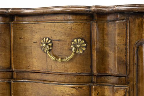 18TH CENTURY FRENCH WALNUT COMMODE - ADDITIONAL PHOTO 3