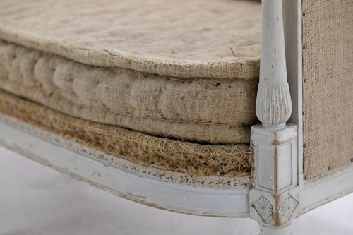 LATE 18TH CENTURY FRENCH SOFA - ADDITIONAL PHOTO 4