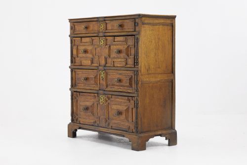 18th century oak chest of drawers - CATEGORY: ANTIQUE CHEST OF DRAWERS - DATED 18TH CENTURY