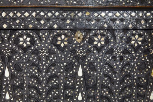 LATE 19TH CENTURY SYRIAN CHEST - ADDITIONAL PHOTO 2