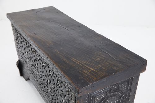 LATE 19TH CENTURY SYRIAN CHEST - ADDITIONAL PHOTO 4