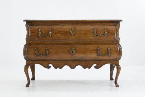 18th century french walnut commode - CATEGORY: ANTIQUE CHEST OF DRAWERS - DATED 18TH CENTURY