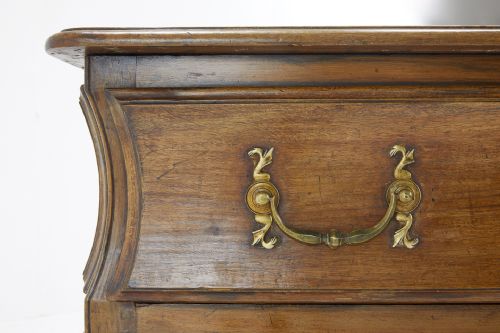 18TH CENTURY FRENCH WALNUT COMMODE - ADDITIONAL PHOTO 3