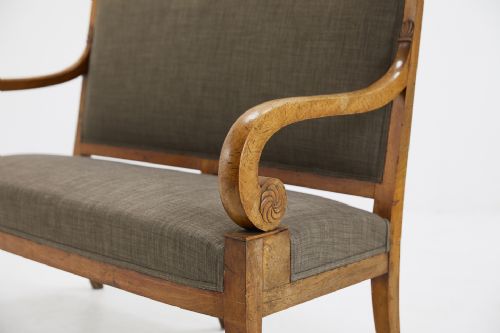 19TH CENTURY FRENCH WALNUT SOFA - ADDITIONAL PHOTO 1
