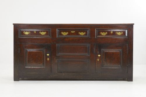 english 18th century oak dresser base - CATEGORY: ANTIQUE SIDEBOARDS - DATED 18TH CENTURY
