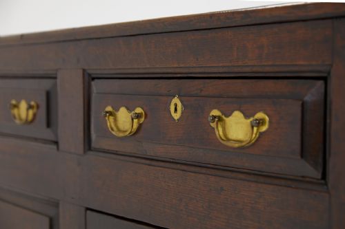 ENGLISH 18TH CENTURY OAK DRESSER BASE - ADDITIONAL PHOTO 3
