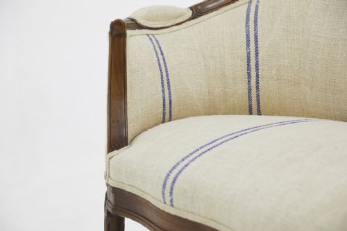 FRENCH 18TH CENTURY WALNUT SOFA IN VINTAGE FRENCH HEMP - ADDITIONAL PHOTO 3