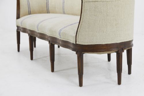FRENCH 18TH CENTURY WALNUT SOFA IN VINTAGE FRENCH HEMP - ADDITIONAL PHOTO 5