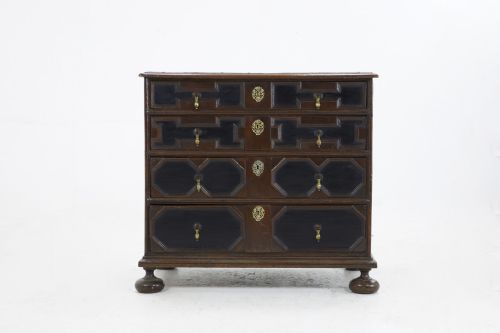 early 18th century english oak ebonised chest of drawers - CATEGORY: ANTIQUE CHEST OF DRAWERS - DATED 18TH CENTURY
