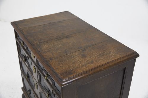 EARLY 18TH CENTURY ENGLISH OAK EBONISED CHEST OF DRAWERS - ADDITIONAL PHOTO 2