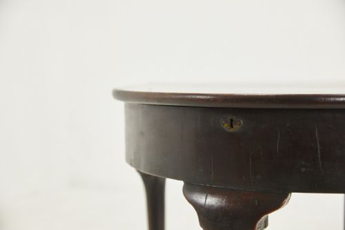 GEORGE II MAHOGANY PAD FOOT HALF ROUND TEA TABLE - ADDITIONAL PHOTO 2