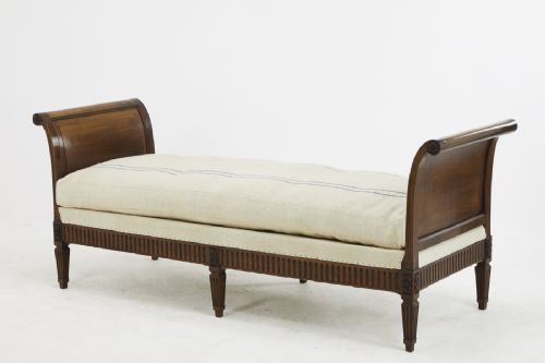 19TH CENTURY FRENCH WALNUT SOFA - ADDITIONAL PHOTO 1