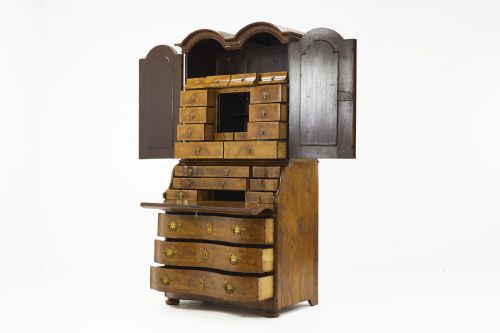 18TH CENTURY GERMAN DOUBLE DOME WALNUT BUREAU CABINET - ADDITIONAL PHOTO 4