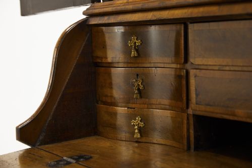 18TH CENTURY GERMAN DOUBLE DOME WALNUT BUREAU CABINET - ADDITIONAL PHOTO 5