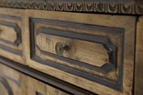 18TH CENTURY ITALIAN WALNUT SIDEBOARD - ADDITIONAL PHOTO 6