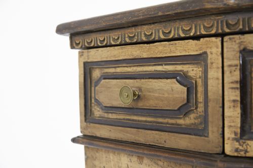 18TH CENTURY ITALIAN WALNUT SIDEBOARD - ADDITIONAL PHOTO 7