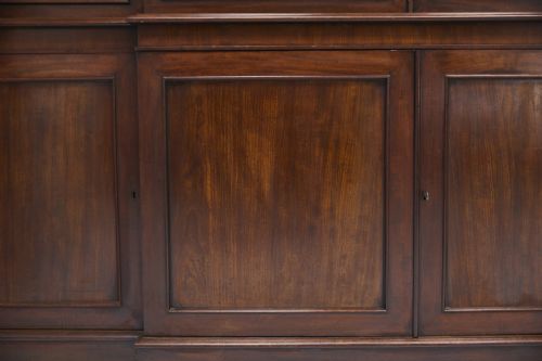 EARLY 19TH CENTURY ENGLISH MAHOGANY BREAKFRONT BOOKCASE - ADDITIONAL PHOTO 1