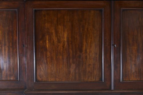EARLY 19TH CENTURY ENGLISH MAHOGANY BREAKFRONT BOOKCASE - ADDITIONAL PHOTO 6