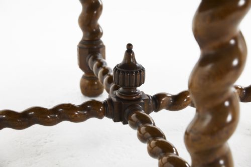 19TH CENTURY ENGLISH OAK OCTAGONAL CENTRE TABLE - ADDITIONAL PHOTO 3