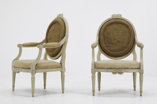 PAIR OF FRENCH PAINTED 18TH CENTURY ARMCHAIRS - ADDITIONAL PHOTO 1