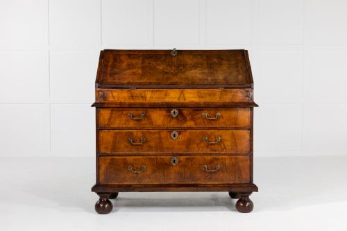EARLY 18TH CENTURY QUEEN ANNE BUREAU - ADDITIONAL PHOTO 1
