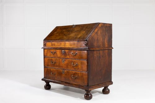 EARLY 18TH CENTURY QUEEN ANNE BUREAU - ADDITIONAL PHOTO 5