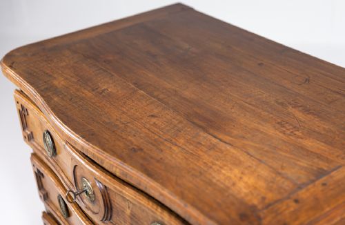 SMALL 18TH CENTURY FRENCH CHERRY COMMODE - ADDITIONAL PHOTO 3