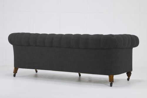 19TH CENTURY ENGLISH COUNTRY HOUSE CHESTERFIELD SOFA - ADDITIONAL PHOTO 2