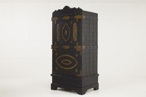 18th century italian wrought iron studded safe - CATEGORY: ANTIQUE MISCELLANEOUS - DATED 18TH CENTURY