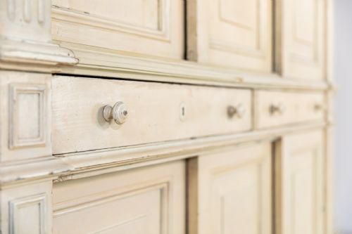 19TH CENTURY ITALIAN PAINTED PINE HOUSEKEEPERS CUPBOARD - ADDITIONAL PHOTO 2