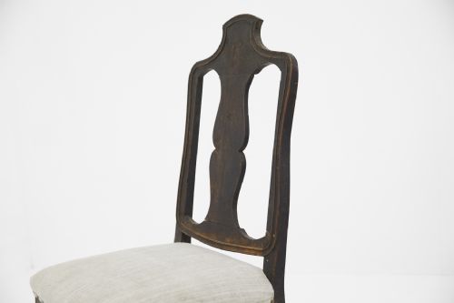 PAIR OF EARLY 18TH CENTURY ITALIAN WALNUT SIDE CHAIRS - ADDITIONAL PHOTO 1