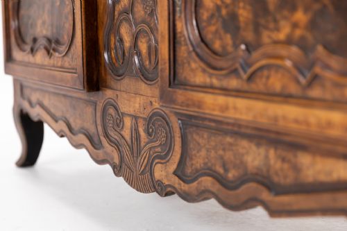 18TH CENTURY FRENCH FRUITWOOD AND BURR ASH BUFFET - ADDITIONAL PHOTO 6