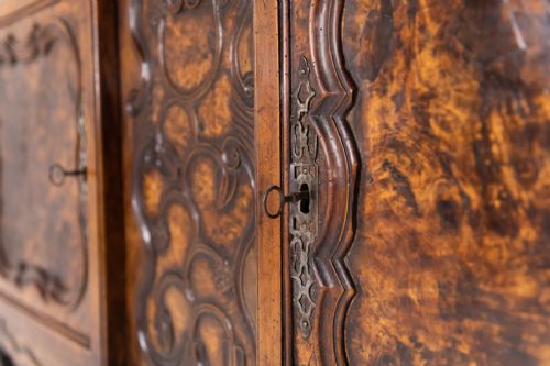 18TH CENTURY FRENCH FRUITWOOD AND BURR ASH BUFFET - ADDITIONAL PHOTO 7