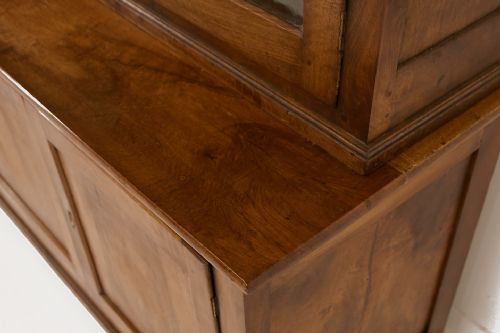 19TH CENTURY FRENCH WALNUT BOOKCASE - ADDITIONAL PHOTO 4