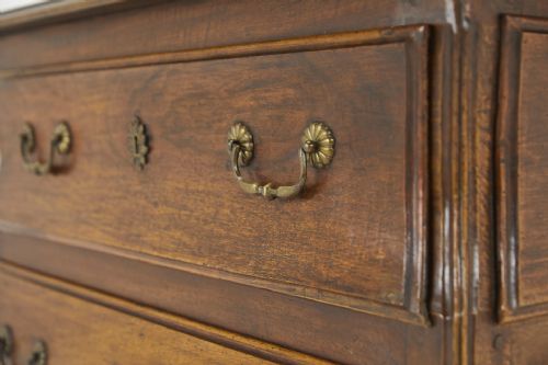18TH CENTURY FRENCH WALNUT BOMBE COMMODE - ADDITIONAL PHOTO 2