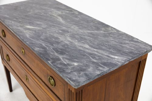 18TH CENTURY FRENCH WALNUT COMMODE WITH MARBLE TOP - ADDITIONAL PHOTO 2